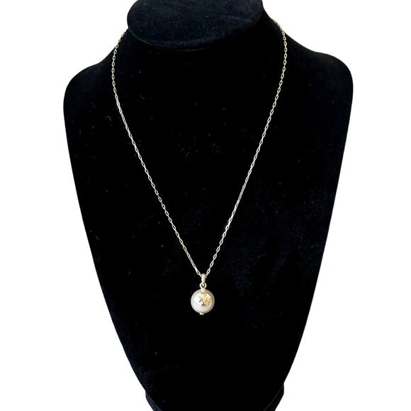 Authentic TORY BURCH Ivory Gold Tone Pearl Logo Rope Chain Necklace 143338 NEW - Picture 1 of 8